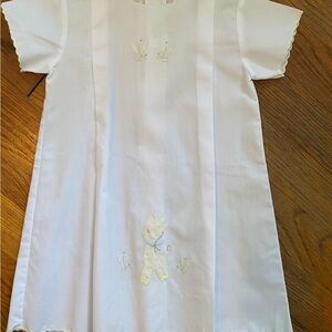 Auraluz Day Gown White with Shadow Embroidery Giraffe Newborn Delicate